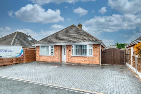 2 bedroom detached bungalow for sale - Arden Road, Worcester, WR5 3BD