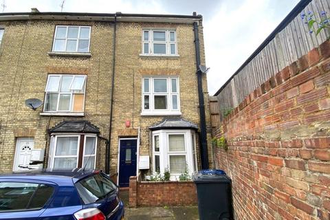 27 Princes Road, London, W13 9AS