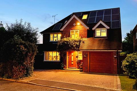 6 bedroom detached house for sale, Top Farm Close, Beaconsfield, Buckinghamshire, HP9