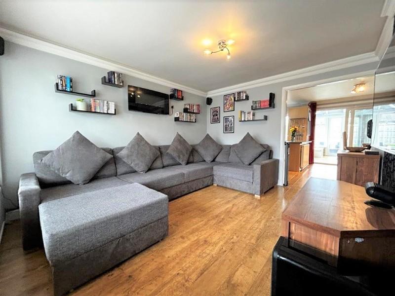 Plumtree Way, Syston, Leicestershire. LE7 2LH 3 bed semidetached house £269,000