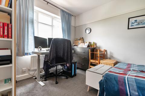 2 bedroom flat to rent, Godley Road Earlsfield SW18