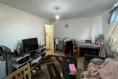 90 Bradley Road, Enfield, EN3 6LT