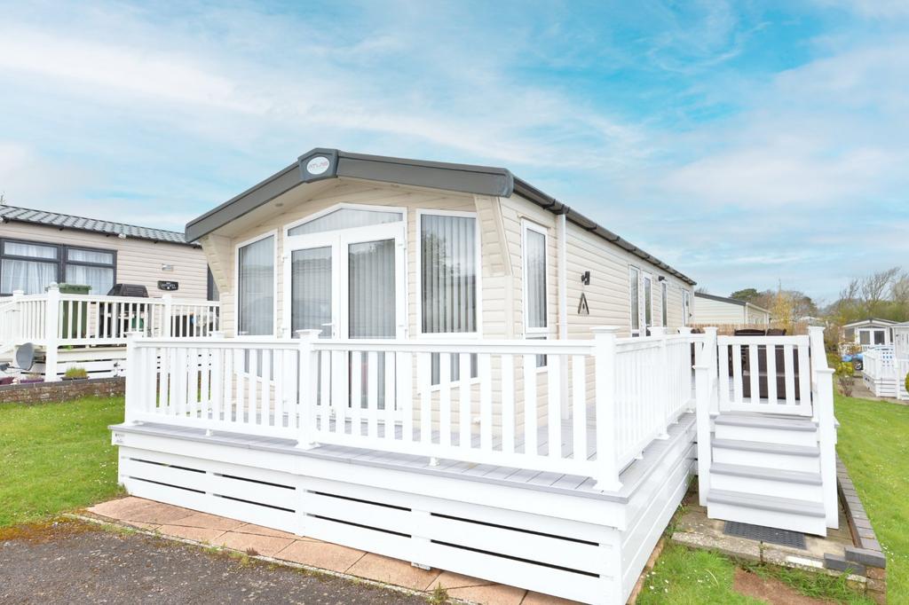Woodland View, Shorefield Road, Downton, Lymington, SO41 2 bed park