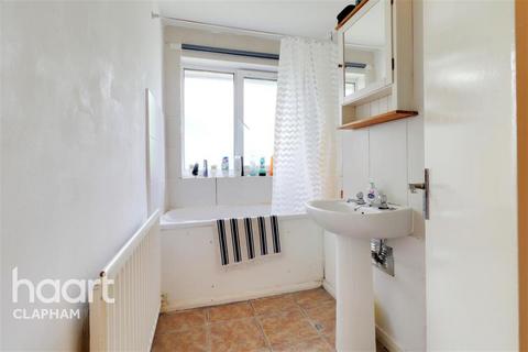 3 bedroom flat to rent - Clarence Crescent, SW4