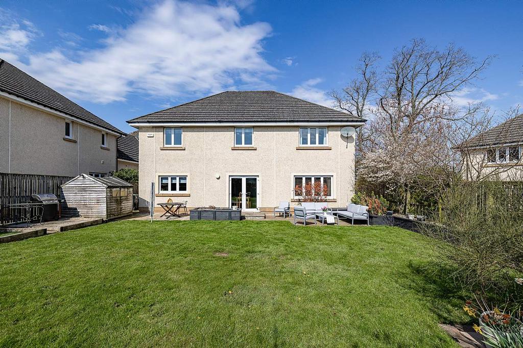 2 Allanbank Gardens, Lauder TD2 6AB 5 bed detached house for sale £