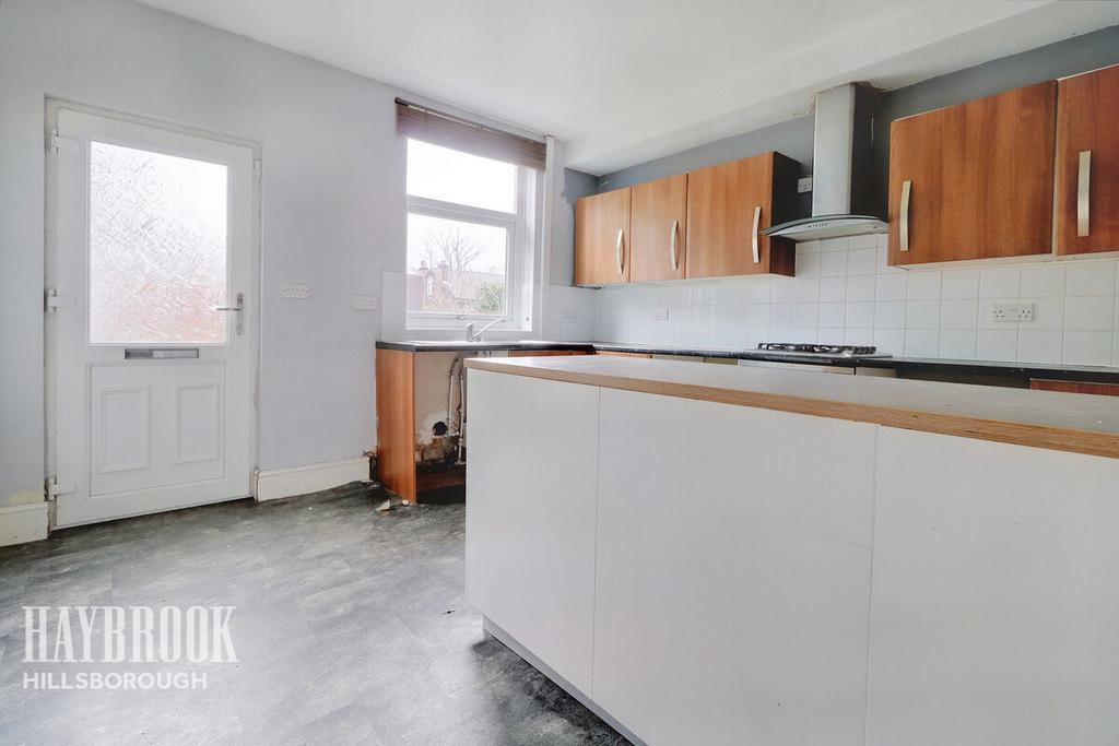 Fox Hill Road, Sheffield 3 bed end of terrace house for sale £135,000