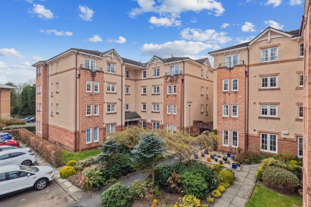 Ellangowan Court, Milngavie, East Dunbartonshire, G62 8PP 3 bed
