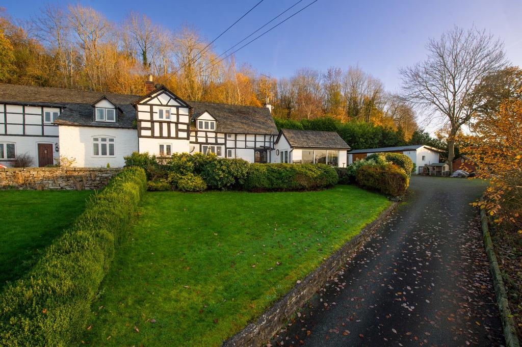 Leighton, Welshpool SY21 4 bed character property £475,000