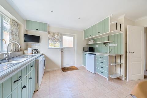 Roblyn College Lane, Ellisfield, Basingstoke, RG25 2QF