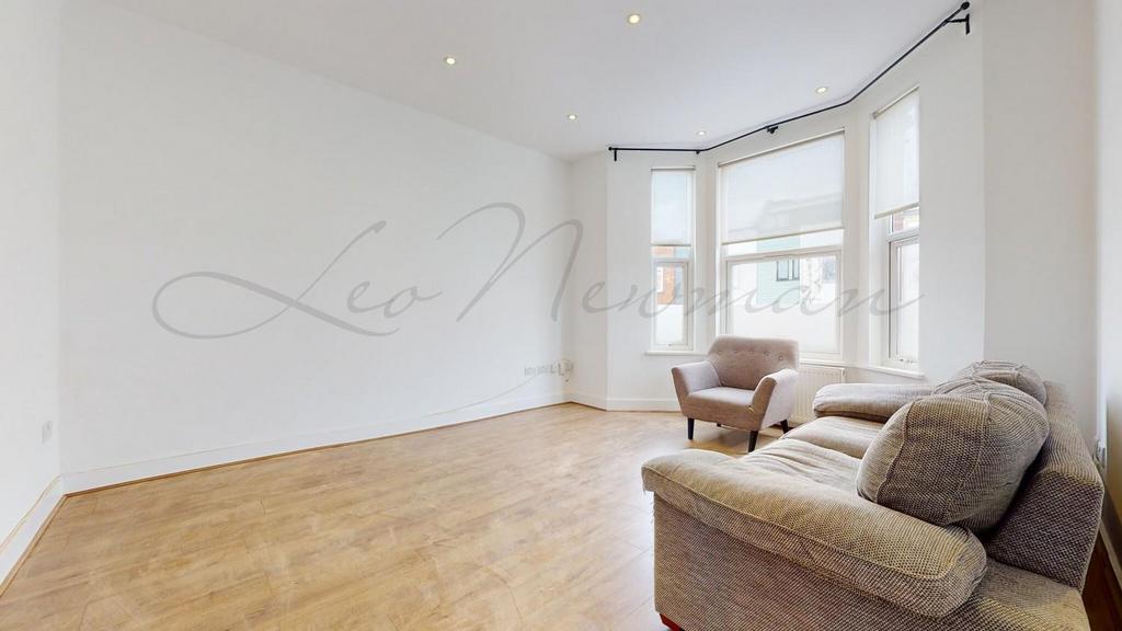 Fernlea Road, Balham, SW12 2 bed flat £2,100 pcm (£485 pw)