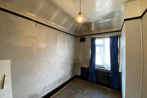 160 Roding Road, Loughton, IG10 3BS