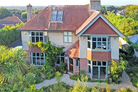 1 Apple Grove, Bournemouth, BH6 3DG