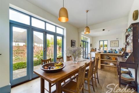 1 Apple Grove, Bournemouth, BH6 3DG