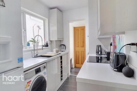 3 bedroom house share to rent, Hartington Street, Chatham