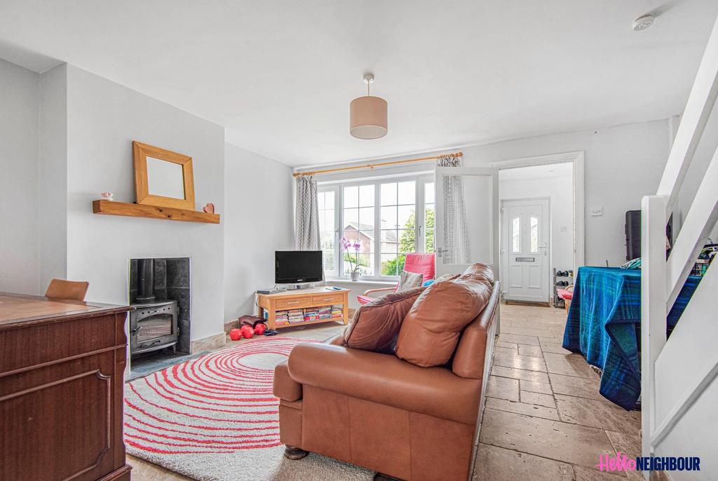 Churchill Crescent, Sonning Common, RG4 3 bed terraced house £1,500 pcm (£346 pw)