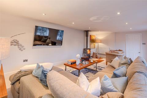 Holly Bush Farm School Lane, Collingham, Wetherby, LS22 5BQ
