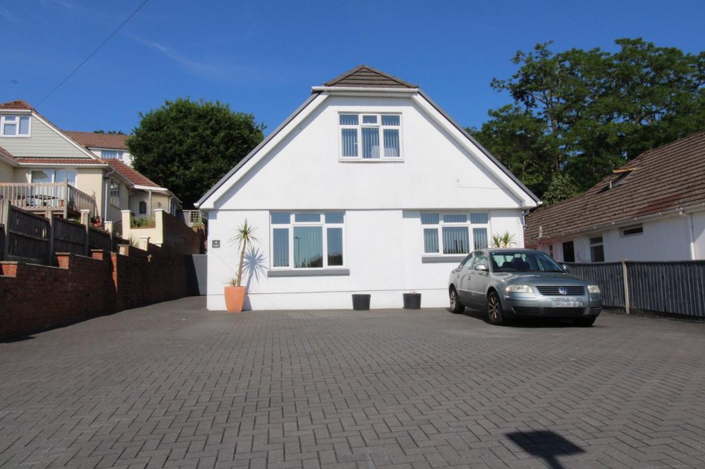 Courtenay Road, Lower Parkstone, Poole, Dorset, BH14 4 bed detached