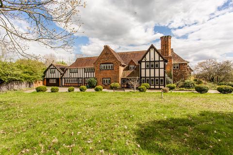 6 bedroom detached house to rent, Bury Road, Chingford, Essex