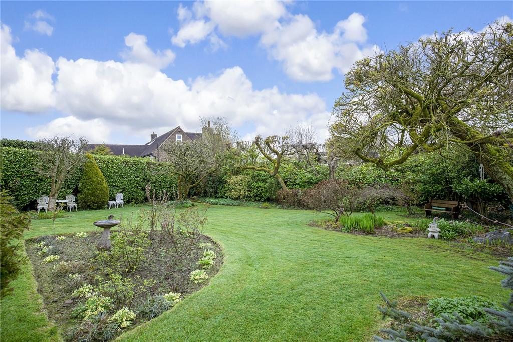 Slates Lane, Middleton, Ilkley, West Yorkshire, LS29 3 bed detached