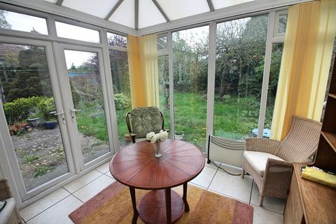 3 bedroom semi-detached house for sale - Leybury Way, Scraptoft, Leicester