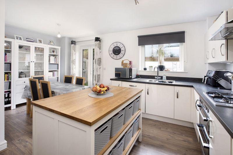 Dell Court, Newton Abbot 3 bed townhouse £319,950