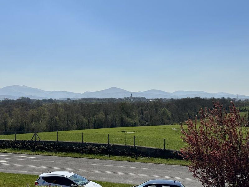 Menai Bridge, Isle of Anglesey 4 bed detached house for sale £385,000