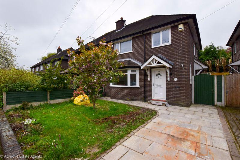 Old Meadow Lane, Altrincham, WA15 8JZ 3 bed semidetached house £