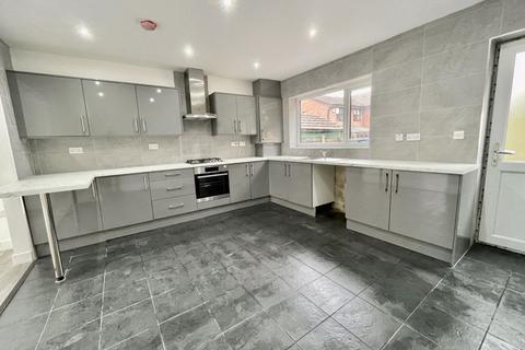 3 bedroom semi-detached house to rent, Green Street, Bury, Greater Manchester * AVAILABLE MAY 2024 *