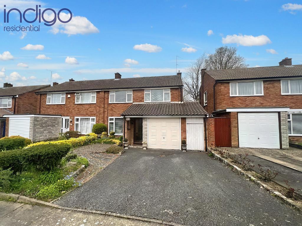 Stanmore Crescent, Leagrave, Luton, Bedfordshire, LU3 2RJ 3 bed semi