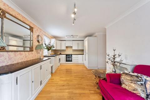 2 bedroom flat for sale, 550b London Road, Sutton