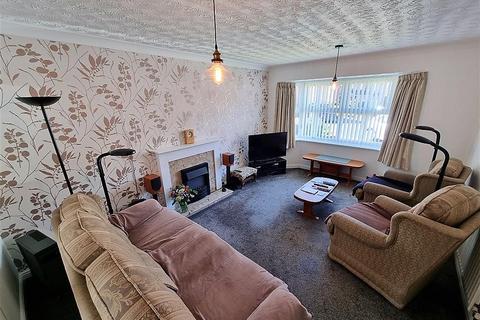 5 bedroom detached house for sale, Godiva Road, Leominster, Herefordshire, HR6 8UQ