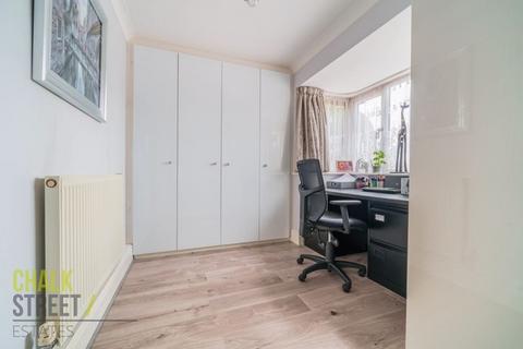 34 The Mount, Romford, RM3 7LJ