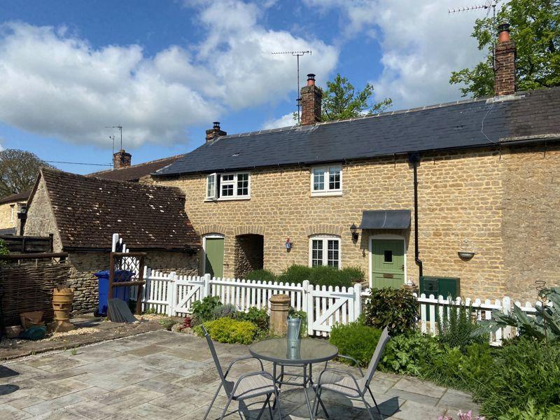 Cherry Street, Stratton Audley 2 bed cottage for sale £350,000