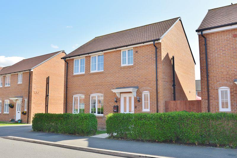 Robin Gibb Road, Thame 3 bed detached house for sale £525,000