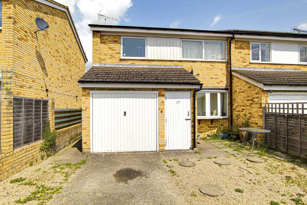 Netley Close, Caversham Park Village... 3 bed semidetached house £