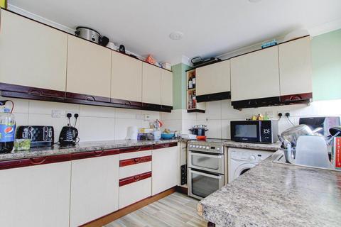 3 bedroom semi-detached house for sale, Netley Close, Caversham Park Village, Reading