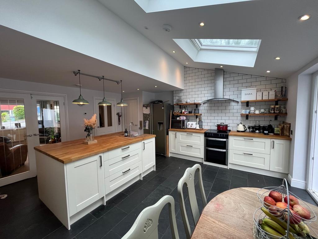 Open Plan Kitchen and Dining Room