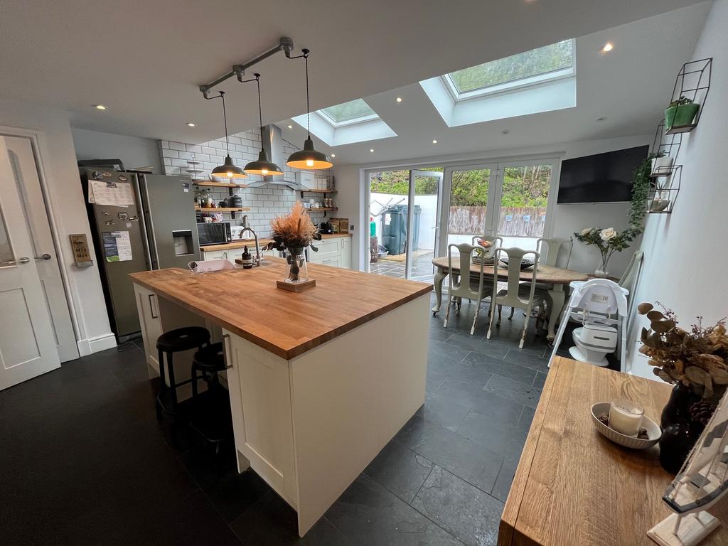 Open Plan Kitchen and Dining Room