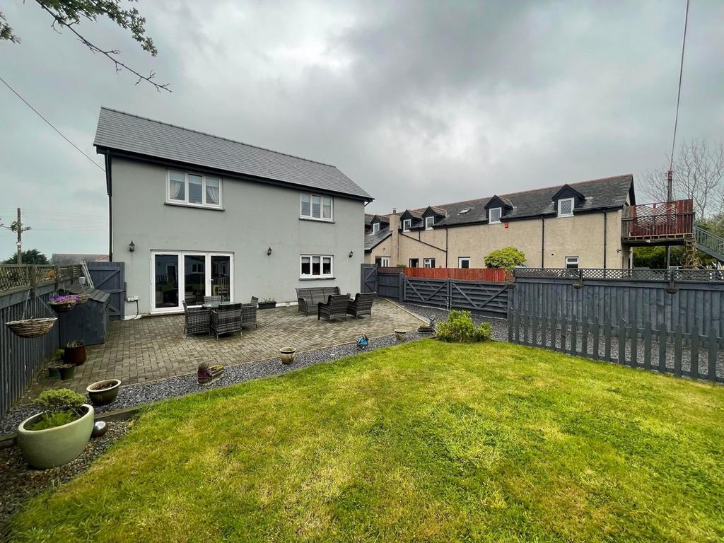 Penparc, Cardigan, SA43 3 bed detached house for sale £399,950