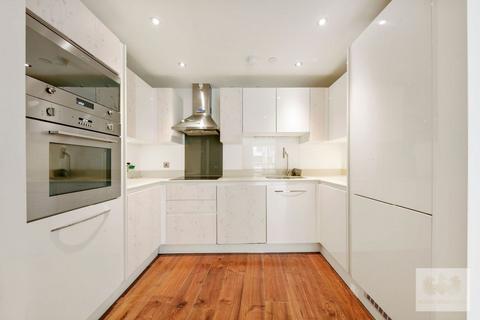 3 bedroom apartment to rent, Jackson Tower,  Lincoln Plaza, London