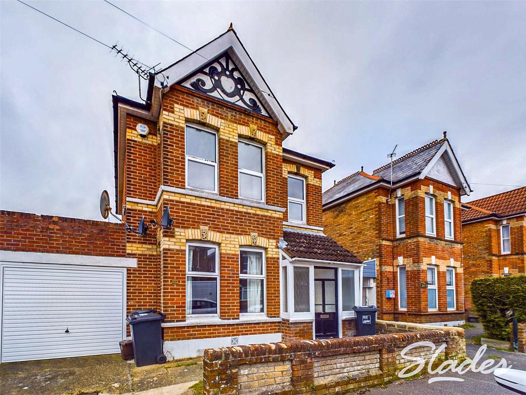 Buchanan Avenue, Bournemouth, BH7 4 bed detached house for sale £475,000