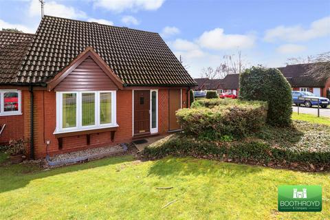2 bedroom semi-detached bungalow for sale - Adcock Drive, Kenilworth