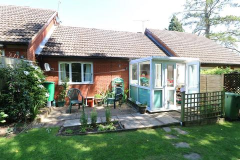 2 bedroom semi-detached bungalow for sale - Willow Meer, Kenilworth