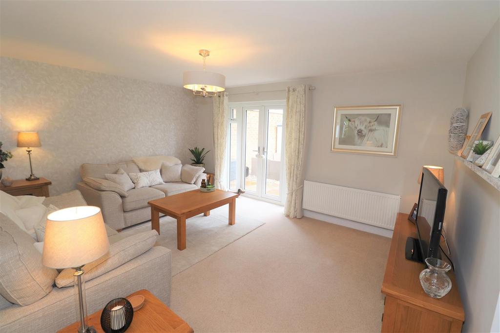 Brookside Avenue, Kenilworth 4 bed detached bungalow £665,000