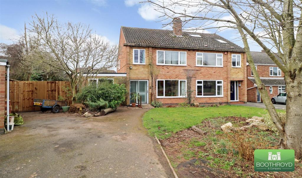 Lunn Avenue, Kenilworth 3 bed semidetached house £400,000