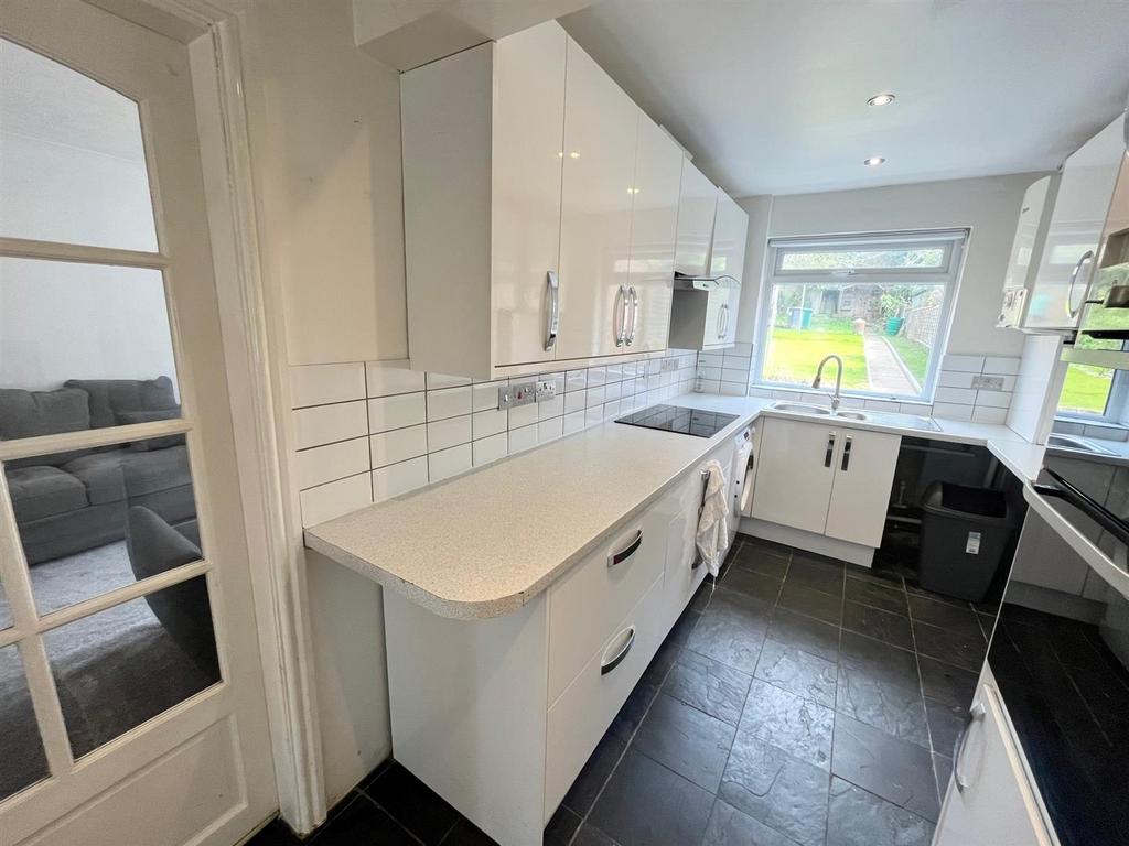 Cole Valley Road, Hall Green, Birmingham 3 bed house £1,200 pcm (£277 pw)
