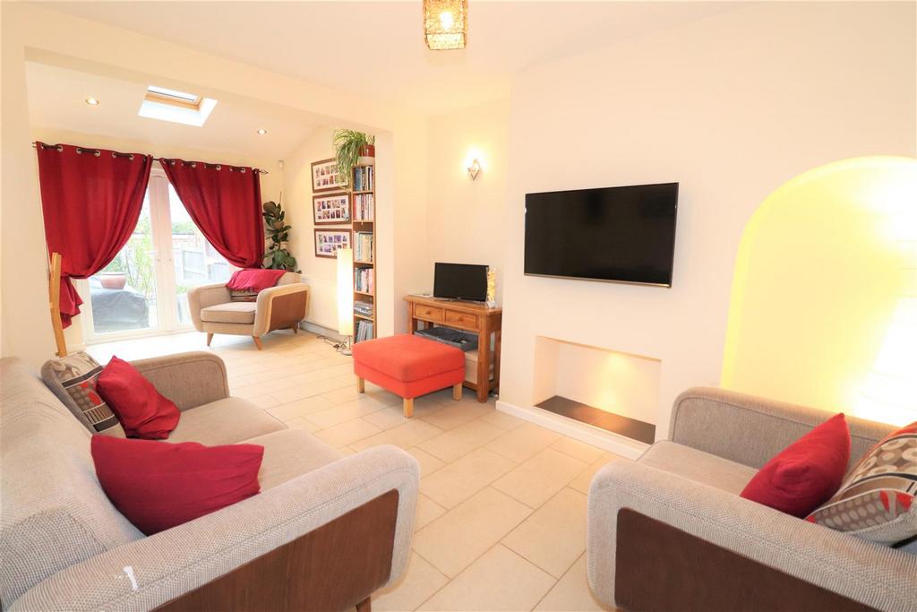 Red Lane, Kenilworth 3 bed semidetached house £425,000