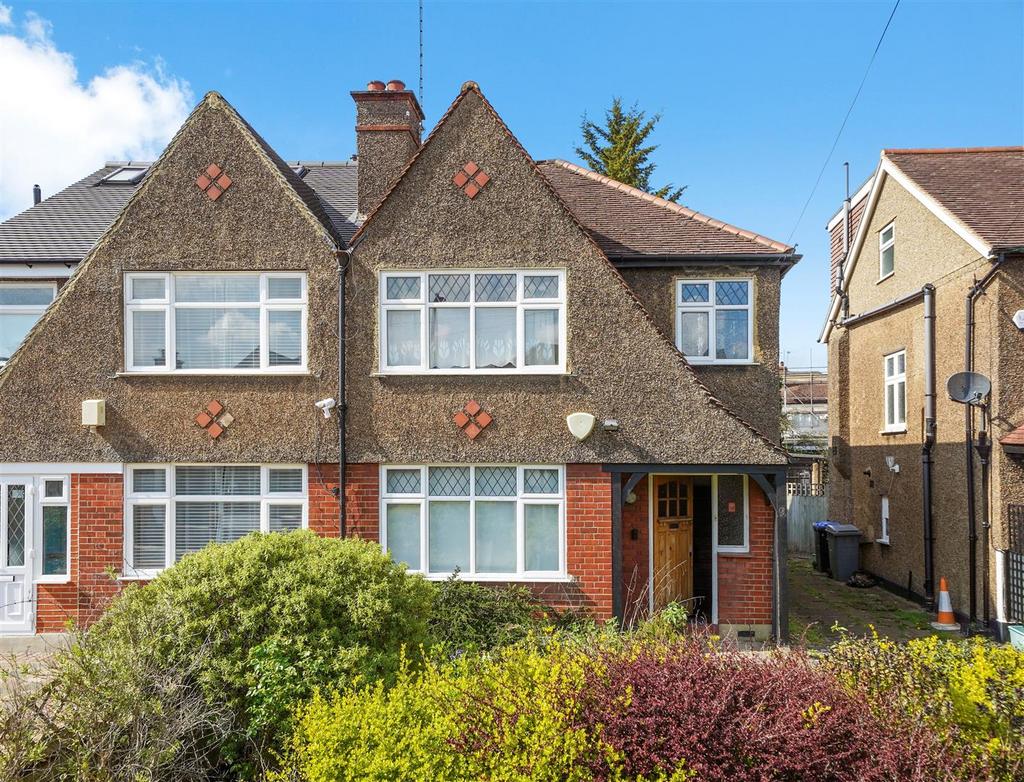Allonby Gardens, Wembley 3 bed semidetached house for sale £565,000