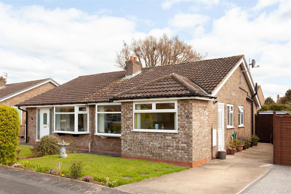 Hornsey Garth, Wigginton, York 3 bed semidetached bungalow £300,000