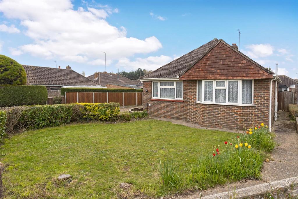 Western Road, Lancing 2 bed detached bungalow for sale £350,000